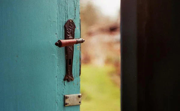 Una porta aperta